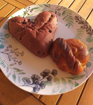 Photo taken at home the next morning.  The cinnamon rolls are so good ! at Land & Monkeys - Pernety in Paris