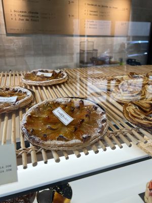 Apricot tart  at Land & Monkeys - Pernety in Paris