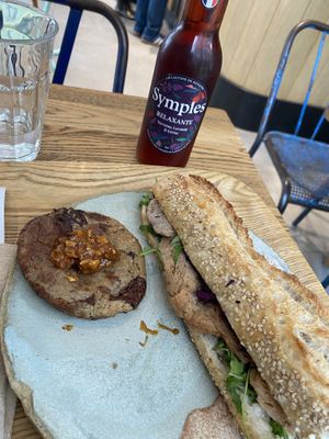 Sandwich et cookie  at Land & Monkeys - Pernety in Paris