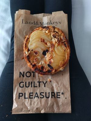 Not guilty pleasure!!! YES 😁 at Land & Monkeys - Pernety in Paris