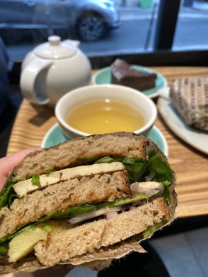 Umami Sandwich   at Land & Monkeys - Pernety in Paris