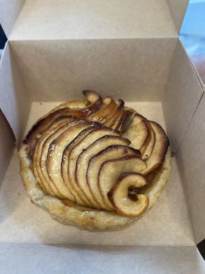 Apple tart  at Land & Monkeys - Pernety in Paris