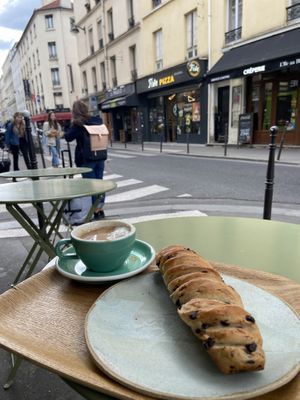 Viennoise au chocolat  at Land & Monkeys - Pernety in Paris