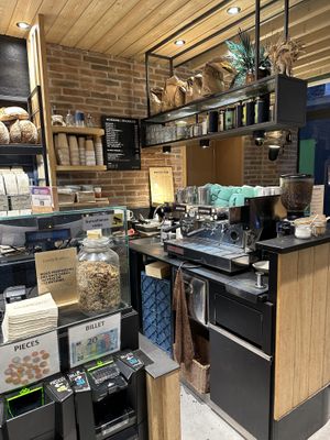   at Land & Monkeys - Pernety in Paris