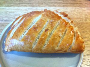 Chausson aux pommes at Land & Monkeys - Pernety in Paris