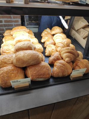 Croissants and Pain au chocolat at Land & Monkeys - Pernety in Paris