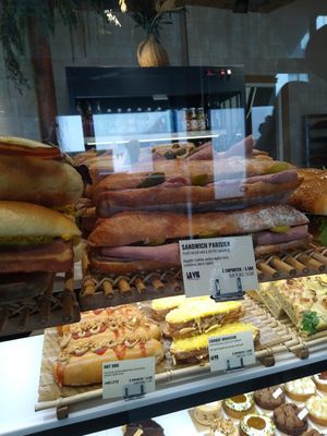 Vegan ham sandwich at Land & Monkeys - Pernety in Paris