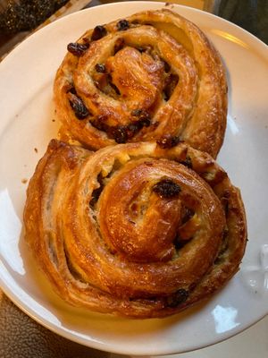 Pains aux raisins ❤️ at Land & Monkeys - Pernety in Paris