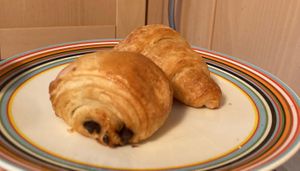 Mini pain au chocolat & croissant at Land & Monkeys - Pernety in Paris