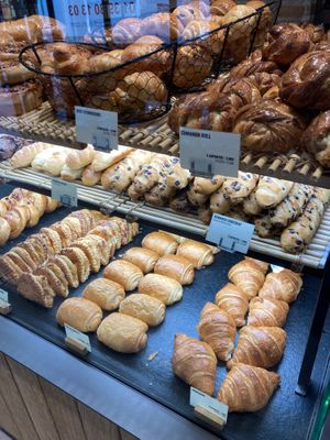 Morning view ❤️ at Land & Monkeys - Pernety in Paris