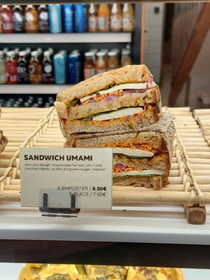 'Sandwich Umami' with harissa spread & tofu (6.50€) at Land & Monkeys - Pernety in Paris