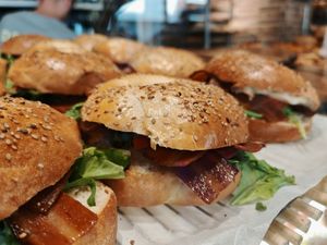 Burger bacon at Land & Monkeys - Pernety in Paris