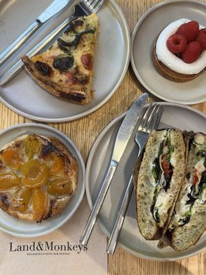   at Land & Monkeys - Pernety in Paris