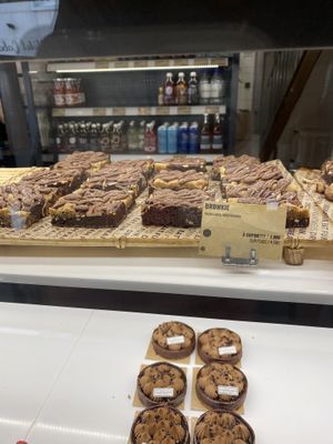 Brownies  at Land & Monkeys - Pernety in Paris