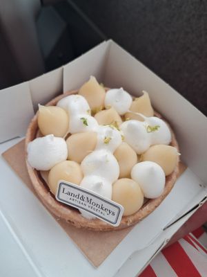 Lemon merengue tartelette at Land & Monkeys - Pernety in Paris