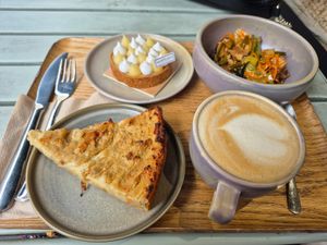 €20  at Land & Monkeys - Pernety in Paris