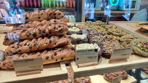  at Land & Monkeys - Pernety in Paris