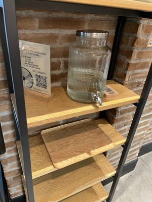 água gratuita à disposição at Land & Monkeys - Pernety in Paris