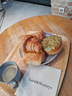  at Land & Monkeys - Pernety in Paris