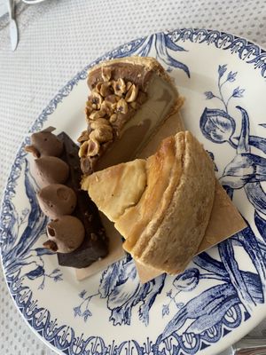 Flan marbré (trop bon), flan classique, pâtisserie chocolat  at Land & Monkeys - Pernety in Paris