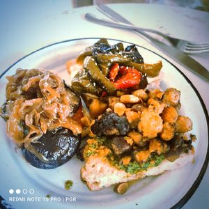 Trío de brusquetas at Sana A Rou in La Barra