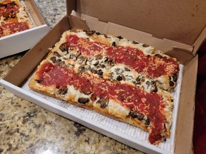 Vegan mushroom pizza at Underground Pizza Company in Baltimore