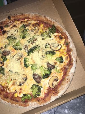 Mais, Champignon, Brokkoli, Chozarella, Parmesan at Pizza Riotz in Muenster