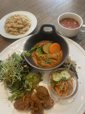Curry set   at Rainbow Bird Rendezvous in Tokyo