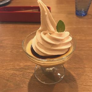 pudding with icecream at Rainbow Bird Rendezvous in Tokyo