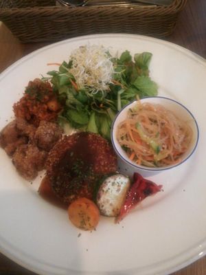 Potato croquette set at Rainbow Bird Rendezvous in Tokyo