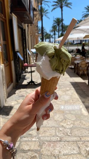 Pistachio and coconut flavours  at Rivareno - Plaça de la Llotja in Mallorca