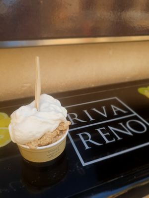 Coconut and Hazelnut at Rivareno - Plaça de la Llotja in Mallorca