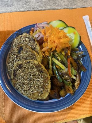 My tasty food bowl garbanzo beans and rice under the visible parts  at El Bololó in Cartagena