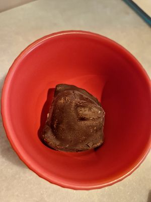 Dàtil farcit cobert de.xocolata at BeBo Cold Press -  Passeig de Sant Joan Bosco in Barcelona