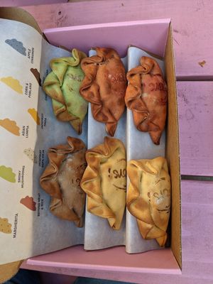 Box of empanadas at Fons Empanadas in Chicago