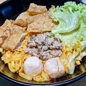 Mee Pok at Veggie House 一芳 - Simei in East Singapore