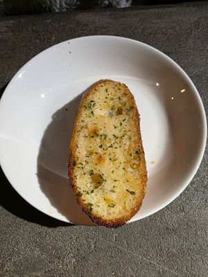 Garlic bread at Vegeater in Tokyo