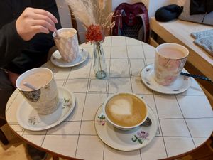 Cocoa and coffee with oat milk at Foi Feines Unverpackt in Neustadt
