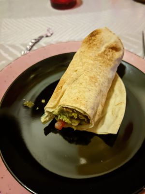 Wrap met falafel en groente at Owaisvega in Wijchen