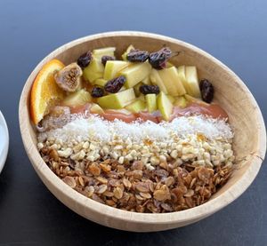 Nice Granola Bowl - no vegan cake   at Café Caveto in Fuerteventura