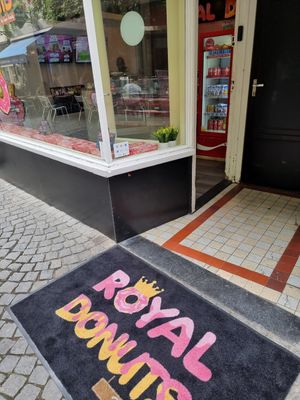 Entrance at Royal Donuts in Maastricht