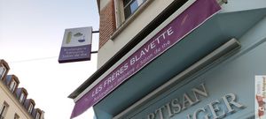 Facade at Les Frères Blavette in Paris