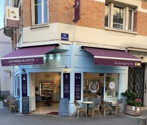  at Les Frères Blavette in Paris