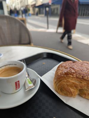  at Les Frères Blavette in Paris