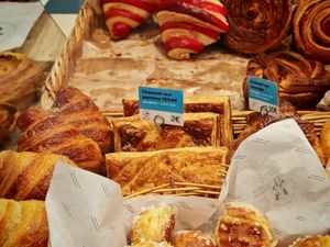 Vegan Croissants and "chaussons aux pommes", apple turnover at Les Frères Blavette in Paris