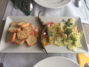 Electric flower, pepper, zucchini, garlic and toast at El Invernadero in Fuerteventura