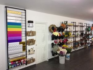 Natural flowers  at Vertical Pop Up Store in La Paz