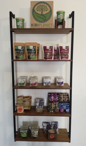 *Healthy products; using natural ingredients, SUPERFOODS, gluten free, sugar free and vegan. 

*A spoon that does not generate waste, vegan, gluten free at Vertical Pop Up Store in La Paz