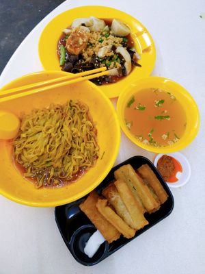 Hakka Yong Tau Foo at Say Green 绿素 in East Singapore