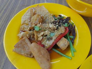 Hakka yong tau foo at Say Green 绿素 in East Singapore